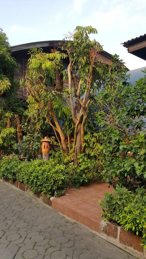 Ruean Mai Chai Khlong Amphawa Exterior foto