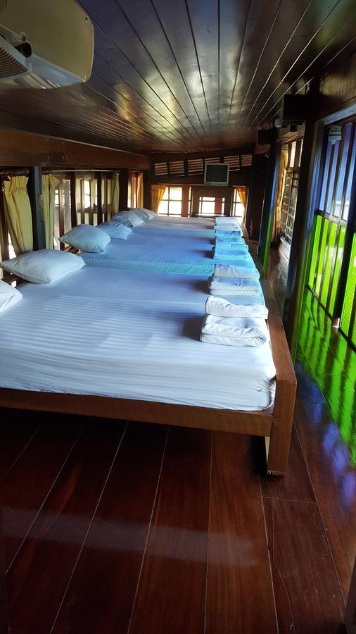 Ruean Mai Chai Khlong Amphawa Exterior foto